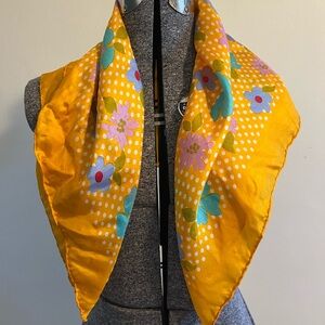 Vintage 1960s Retro Floral Daisy Print Silk Scarf  25x27 Cottagecore Grandmacore